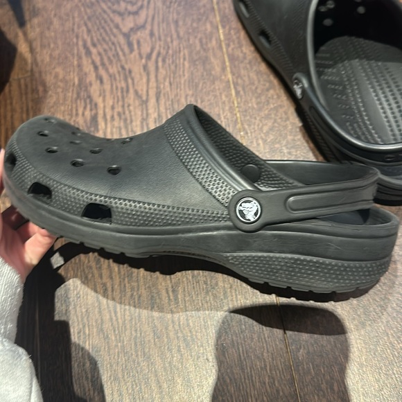 Black Crocs - Picture 5 of 10